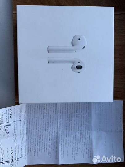 Наушники apple airpods 2. Кейс и левый наушник