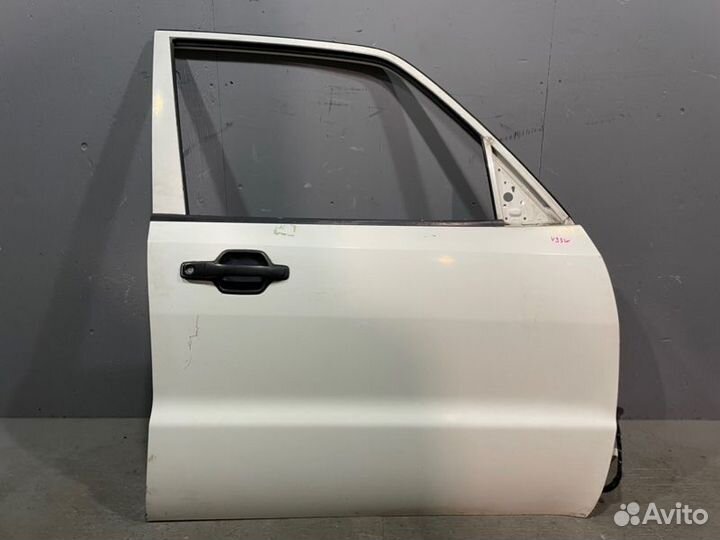 Дверь передняя правая Mitsubishi Pajero 4 V90