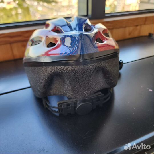 Два детских защитных шлема