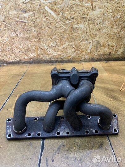 Коллектор выпускной Volkswagen Golf 4 AGN 2000