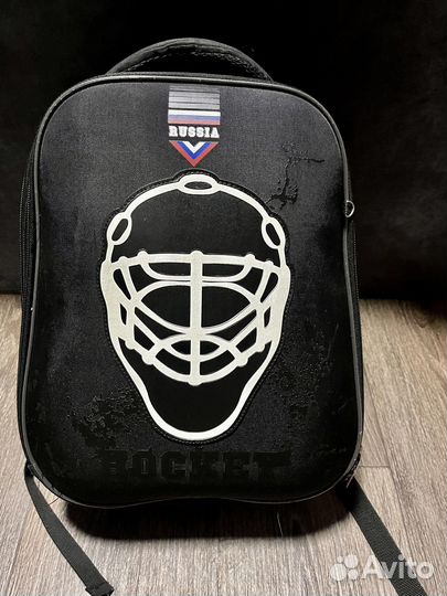 Ранец школьный для мальчика в отличном состояние