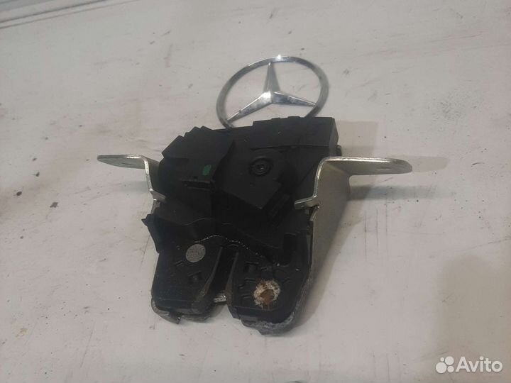 Замок крышки багажника mercedes