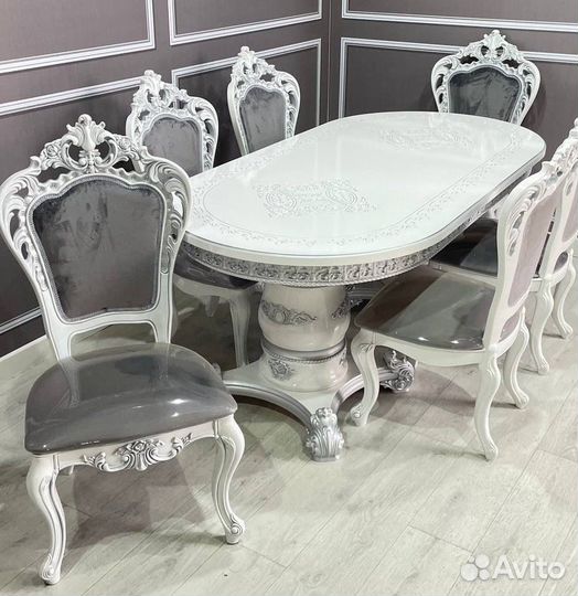 Стол и стулья новые