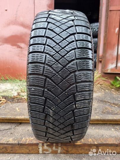 Pirelli Ice Zero FR 215/50 R17 95H