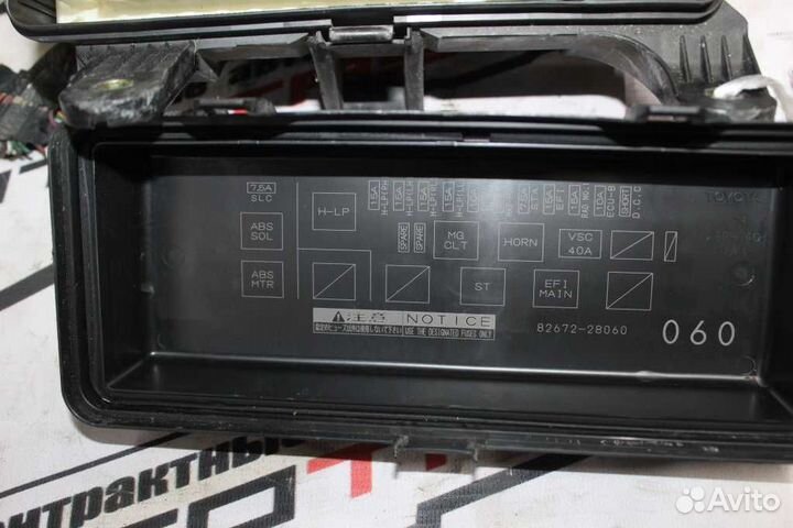 Блок предохранителей toyota estima MCR30W MCR40W 1MZ-FE 060 под капот 8267228060