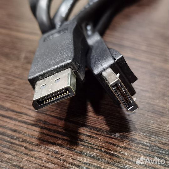 Кабель Displayport-displayport
