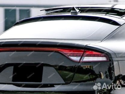 Козырек Kia Stinger GT черный глянец