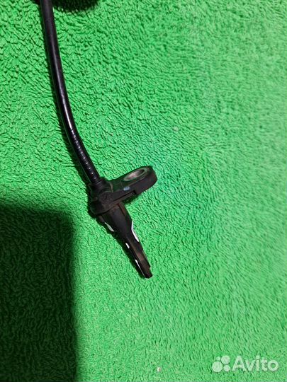 Датчик ABS передний правый Forester XV Impreza