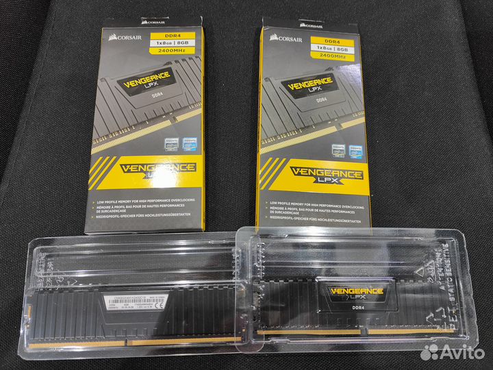 Оперативная память Corsair DDR4 16GB