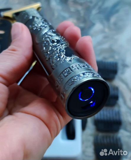 Триммер для бороды и усов