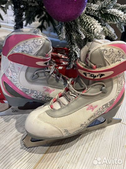 Коньки фигурные женские 39 размер