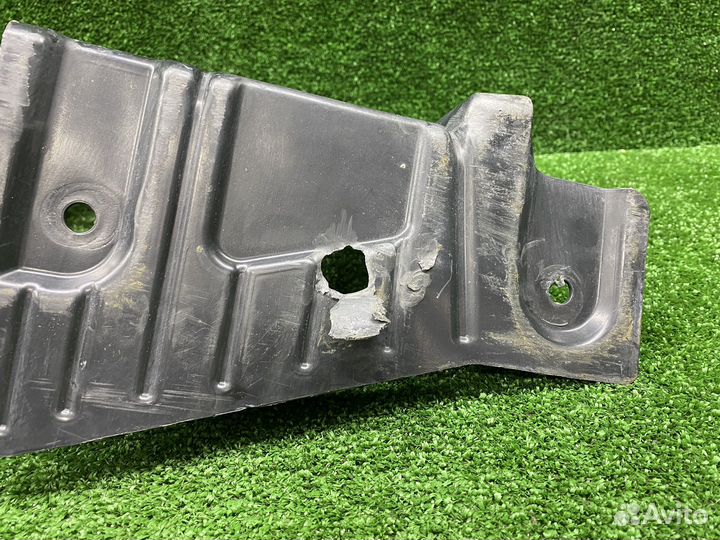 Кожух рулевой рейки левый BMW X5 G05 X6 G06