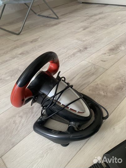 Игровой руль с педалями