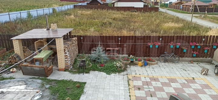 Коттедж 245 м² на участке 8 сот.