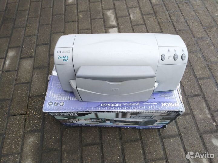 Два цветных струйных принтера