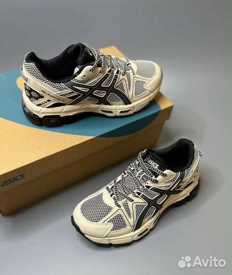 Кроссовки женские asics