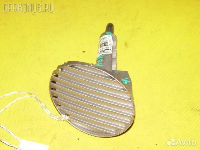 Заглушка в бампер Toyota Noah AZR65G (Левое)