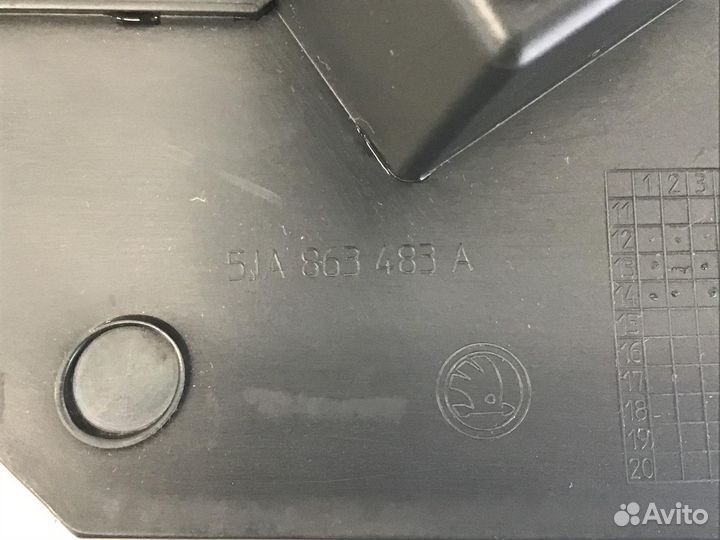 Обшивка стойки Skoda Rapid 2013-2020