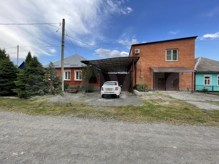 Дом 280 м² на участке 14 сот.