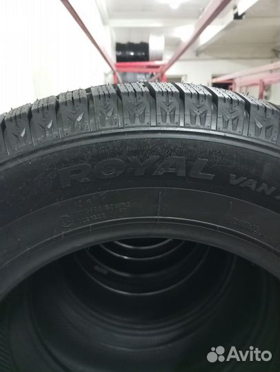 Royal Black Royal Van 195/70 R15C