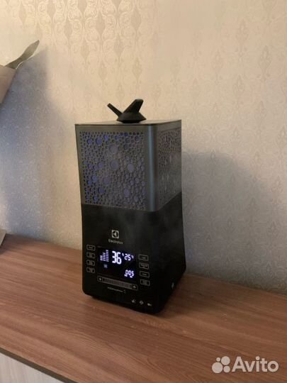Увлажнитель воздуха Electrolux EHU-3810D