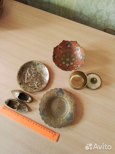 Латунные тарелки