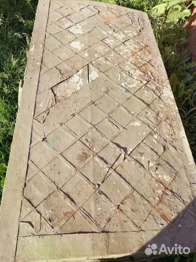 Сундук старинный