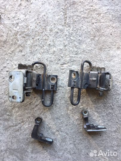 Петли дверей (левая,правая) Audi A3 8P (3641)