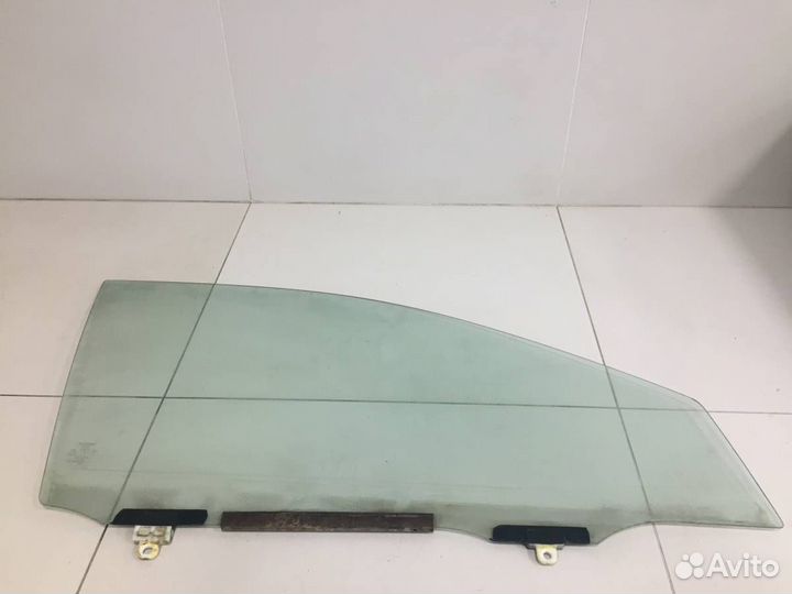 Стекло двери передней правой Toyota Corolla E120 2