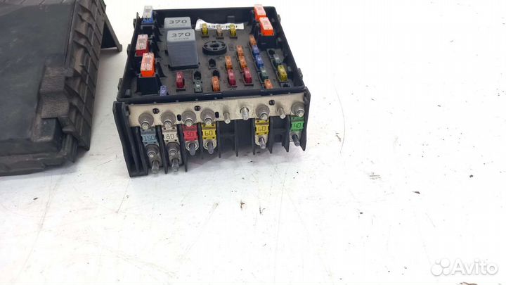 Блок предохранителей VW Passat CC