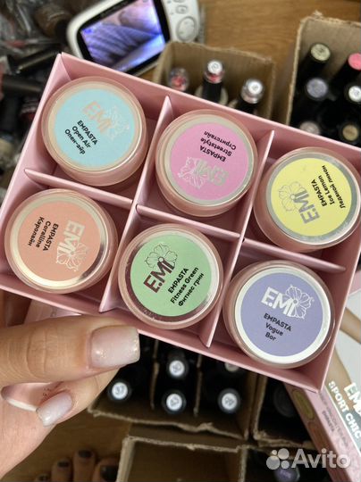 Продам гель лаки, стразы, краска emi, стемпинг