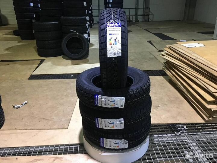 Windforce Snowblazer 215/60 R16 95H