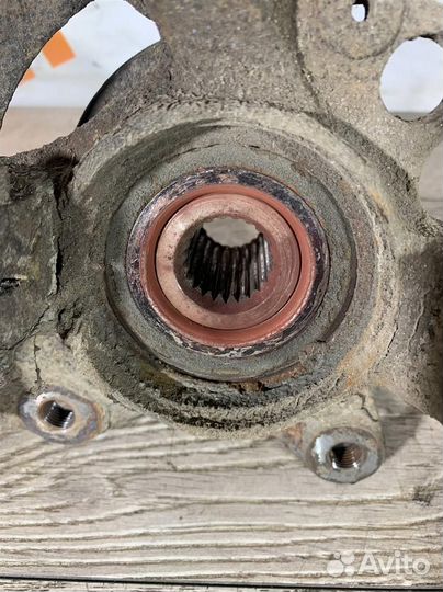 Кулак поворотный передний левый,ступица Chery-Чер