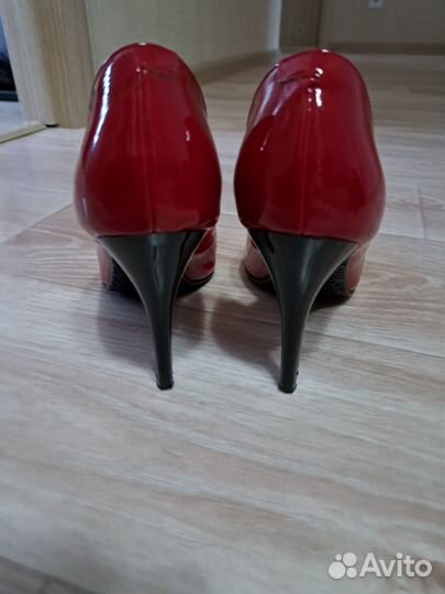 Туфли женские 37 размер красные