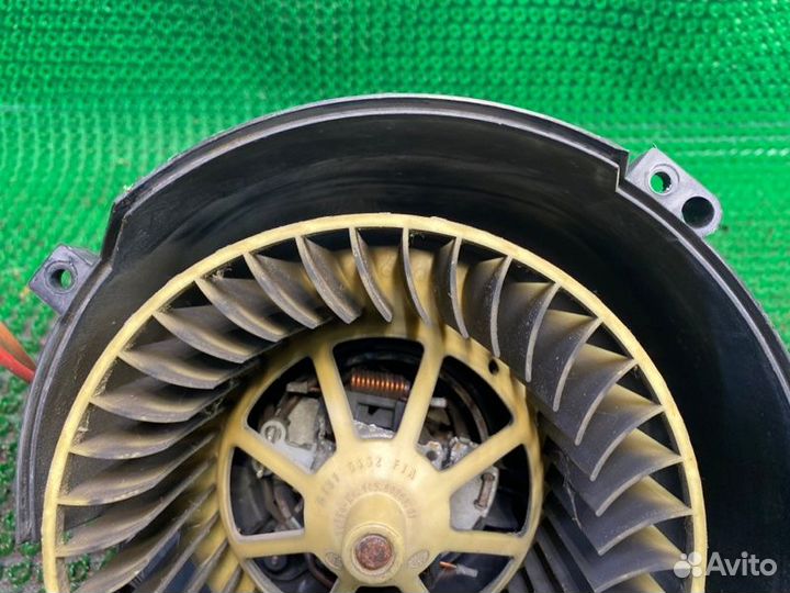 Мотор отопителя Opel Omega B X20XEV 1998