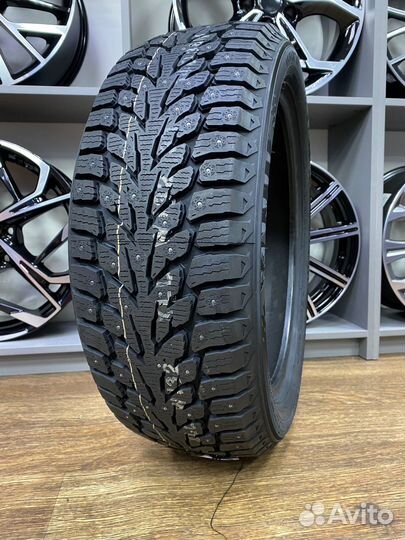 Kumho WinterCraft Ice Wi32 235/60 R18 107T