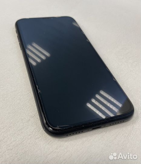 Телефон iPhone хр