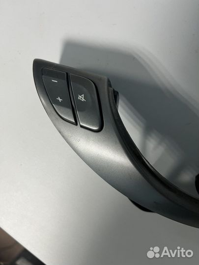 Кнопки мультимедиа на руль Subaru Tribeca WX 2008