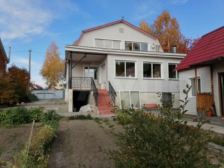 Дом 299 м² на участке 12 сот.