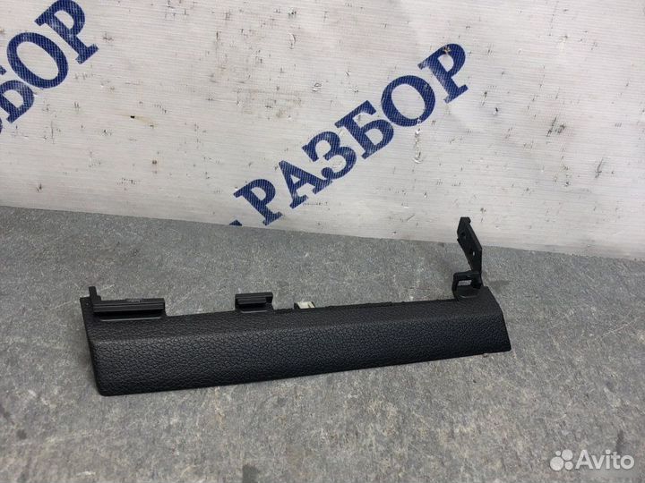 Накладка консоли Kia Stinger