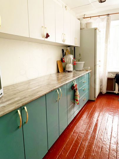 Комната 10,8 м² в 6-к., 4/4 эт.