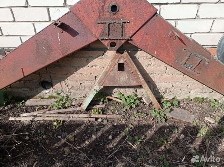 Стрела на навеску трактора