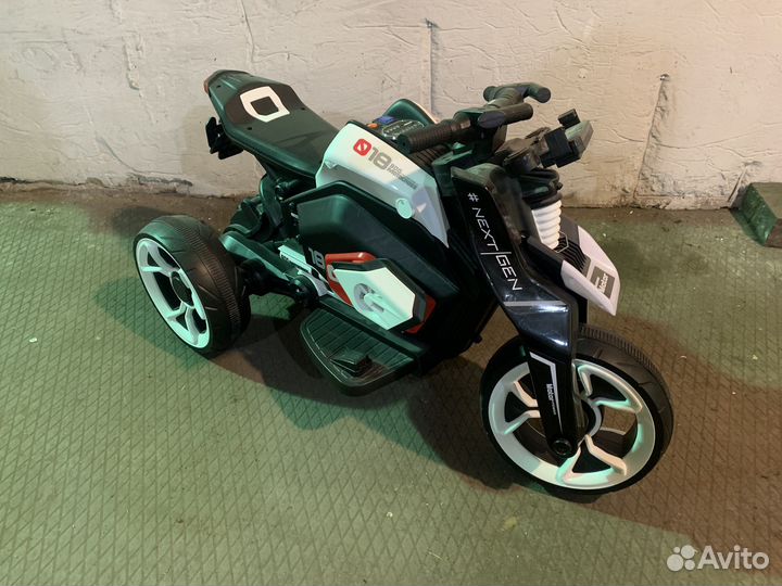 Детский электромобиль