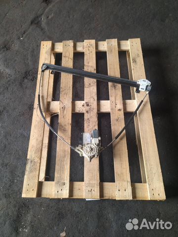 Моторчик стеклоподъемника передний правый DAF