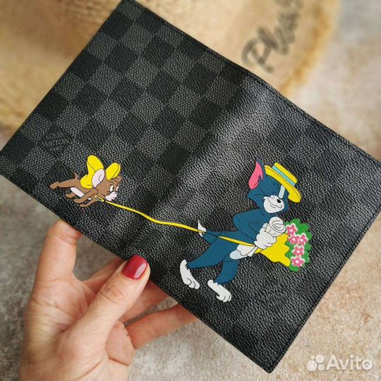 Обложка на паспорт louis vuitton Том и Джерри
