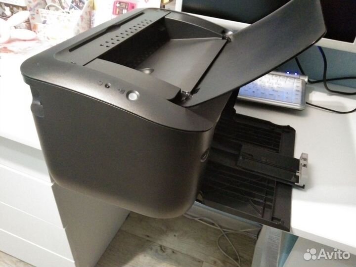 Canon LBP6000 новый, очень маленький пробег