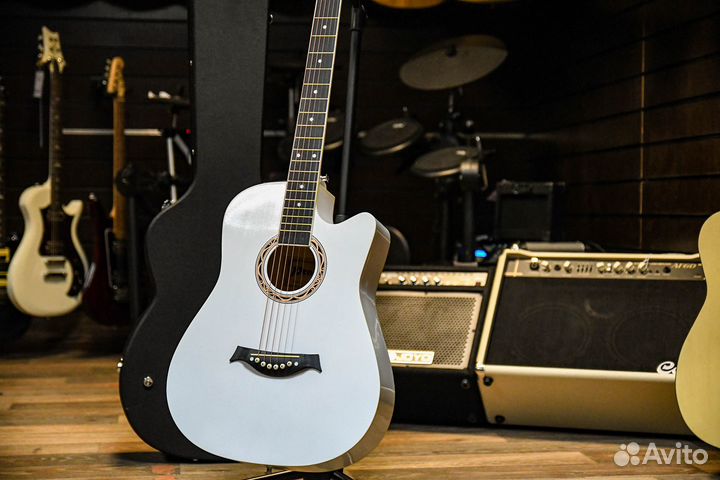Акустическая гитара Prado + Аксессуар