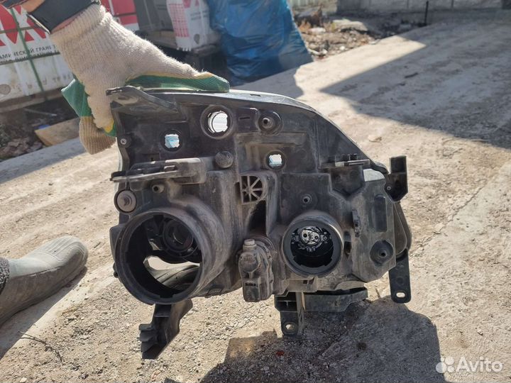 Левая фара Nissan x-trail T-31