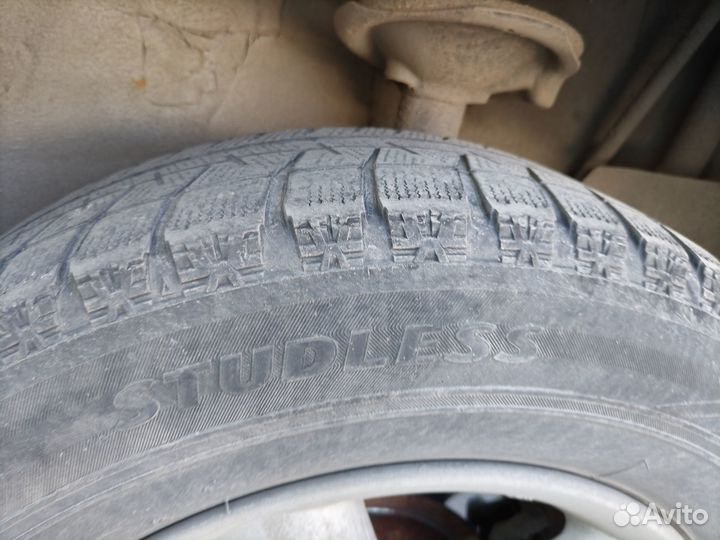 Bridgestone Ice Cruiser 5000 215/65 R16
