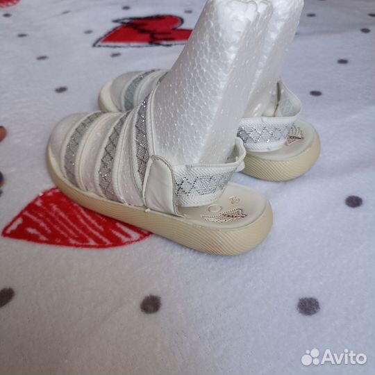 Сандалии для девочки